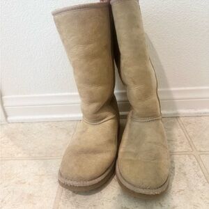 UGG Classic Beige Winter Boots